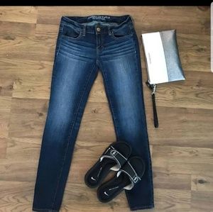 A.E.O dark washed jean Jegging